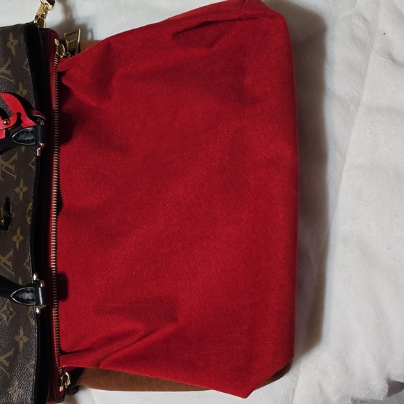 Louis Vuitton Brown and Red Satchel with Iconic Monogram and Gold Accents - Picture 8 of 16